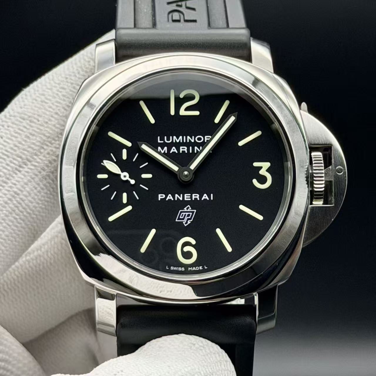 Panerai PAM01005 detail 1