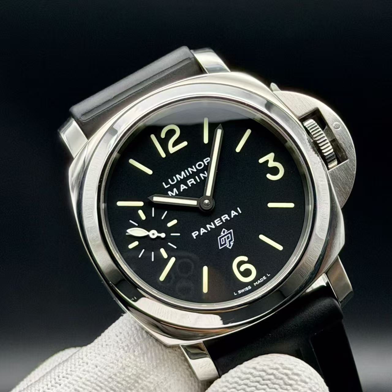 Panerai PAM01005 detail 2