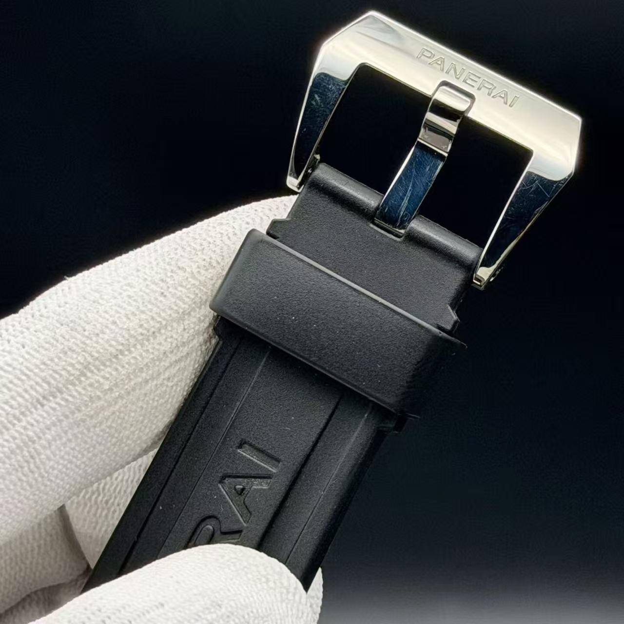 Panerai PAM01005 detail 6