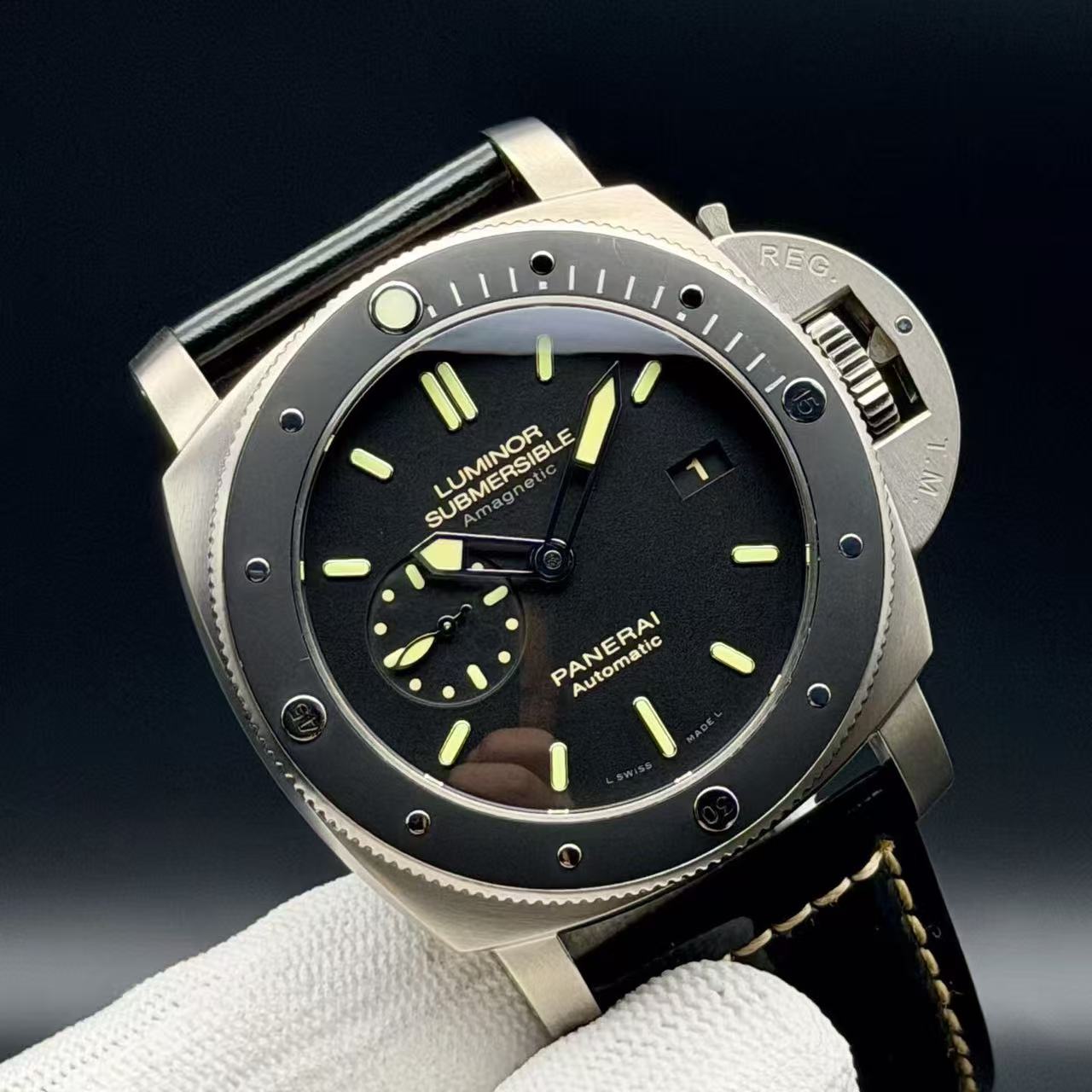 Panerai PAM00389 detail 2