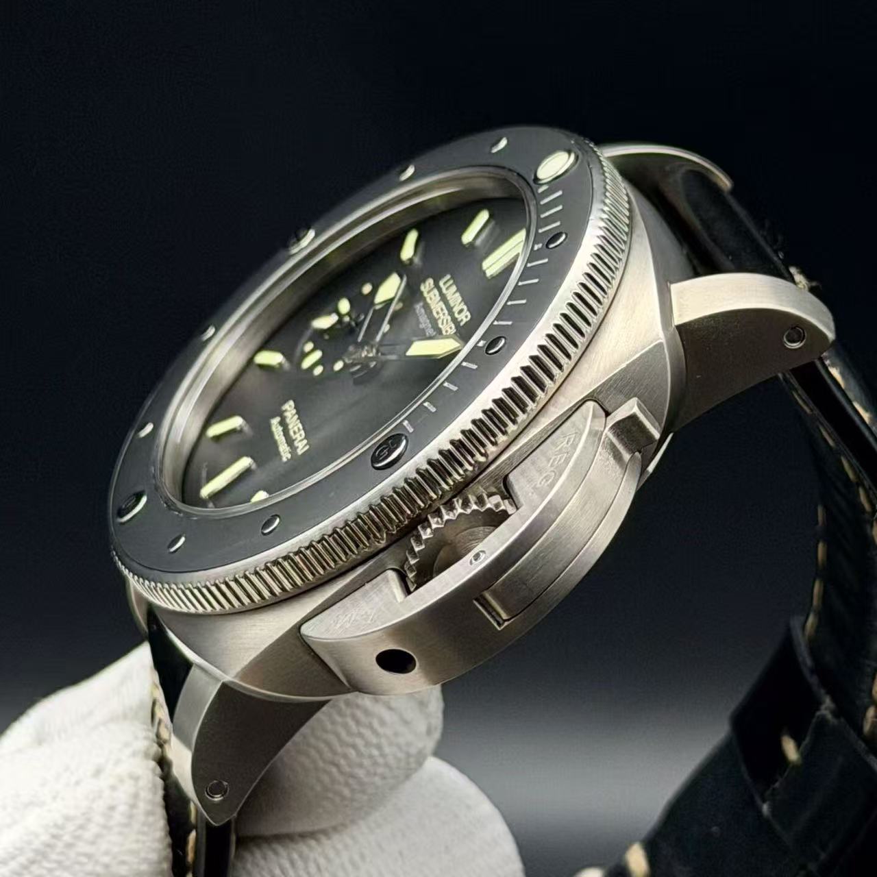 Panerai PAM00389 detail 3