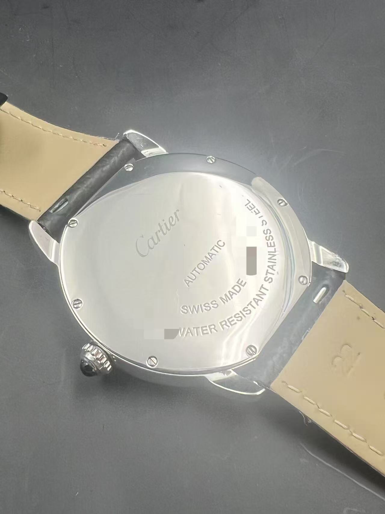 Cartier W6701010 detail 2