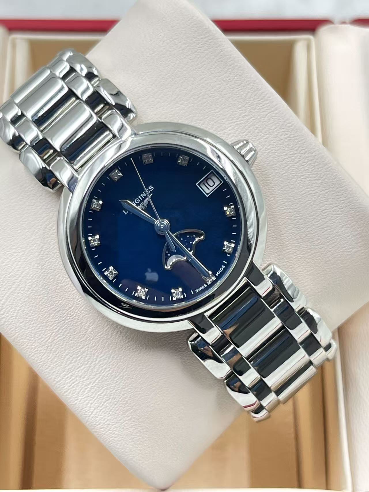 Longines L8.115.4.98.6 detail 2
