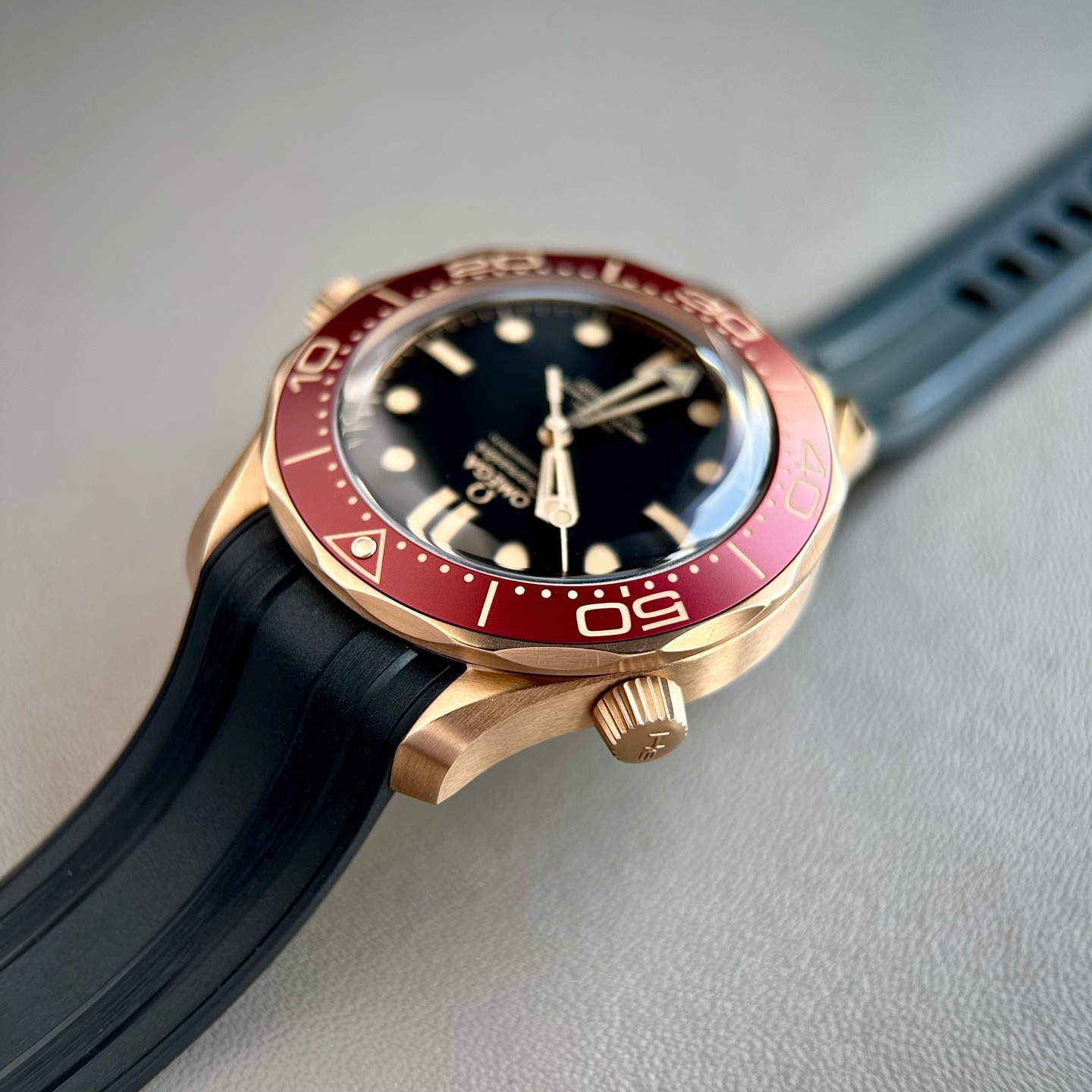 Omega 210.92.42.20.01.003 detail 7