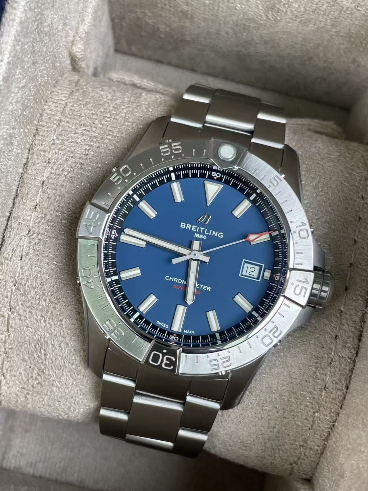 Breitling A17328101C1A1 detail 2