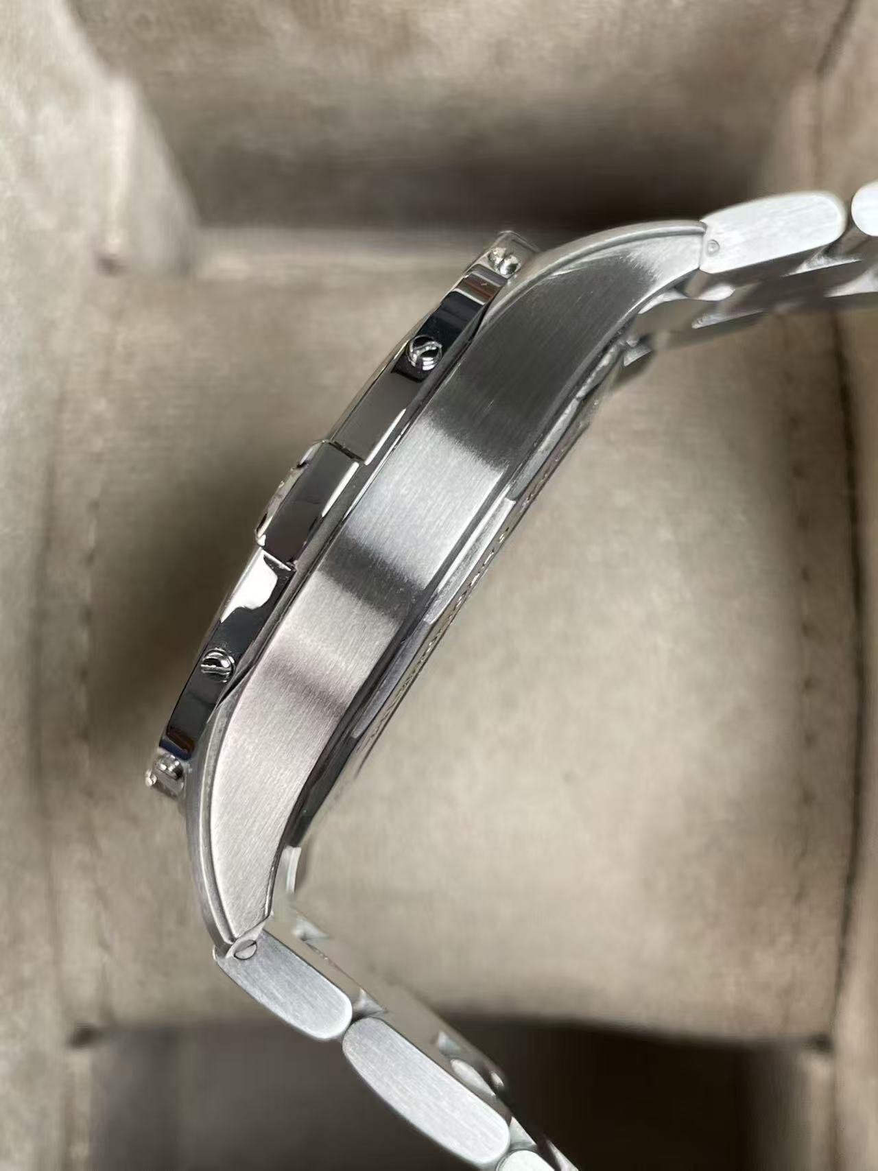 Breitling A17328101C1A1 detail 4