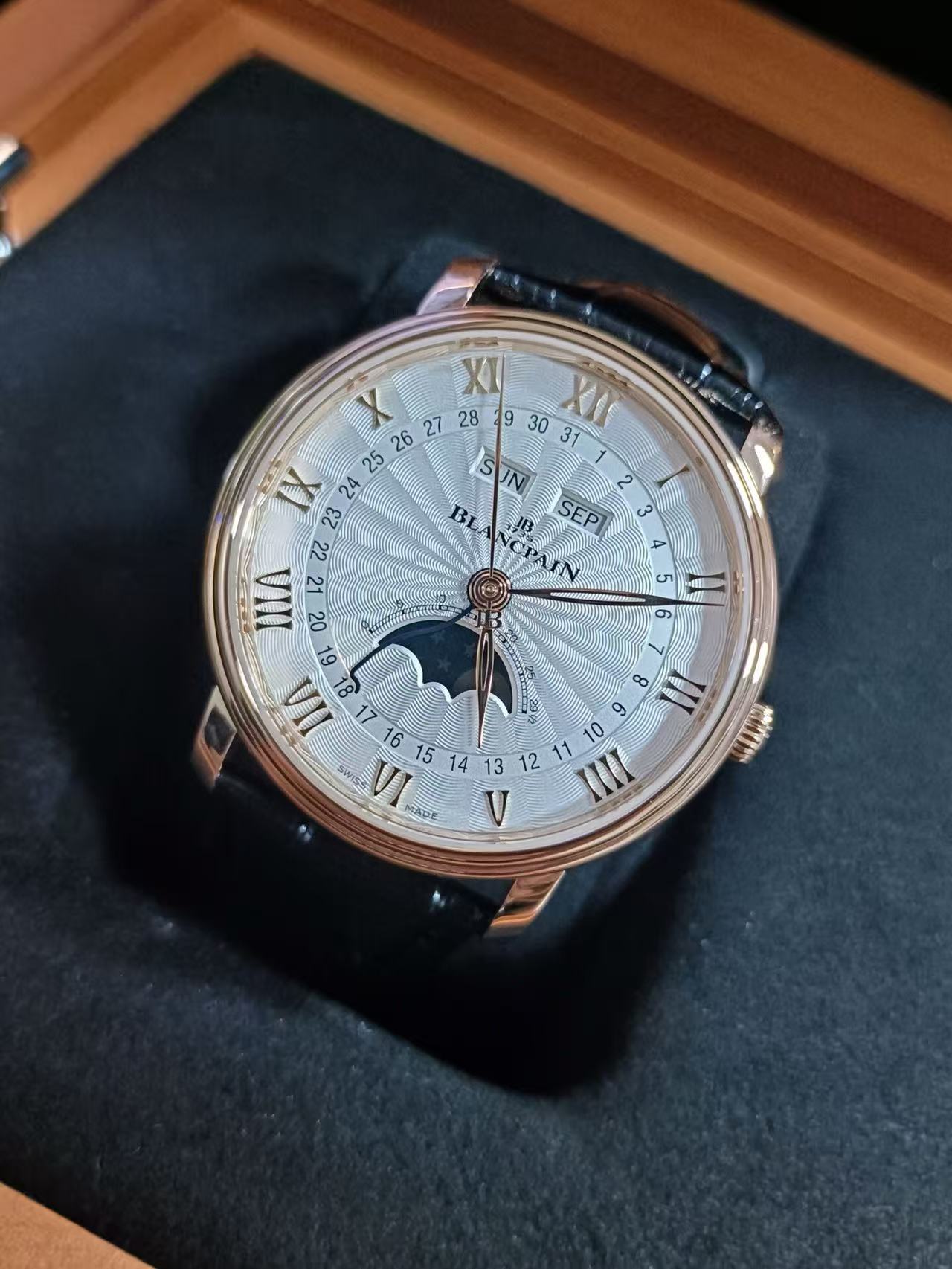 Blancpain 6664-3642-55B detail 2