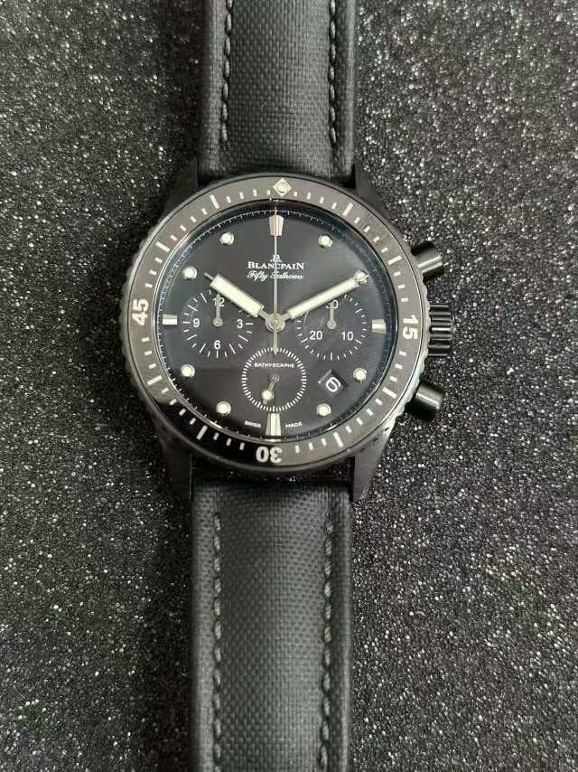 Blancpain 5200 0130 B52A detail 1