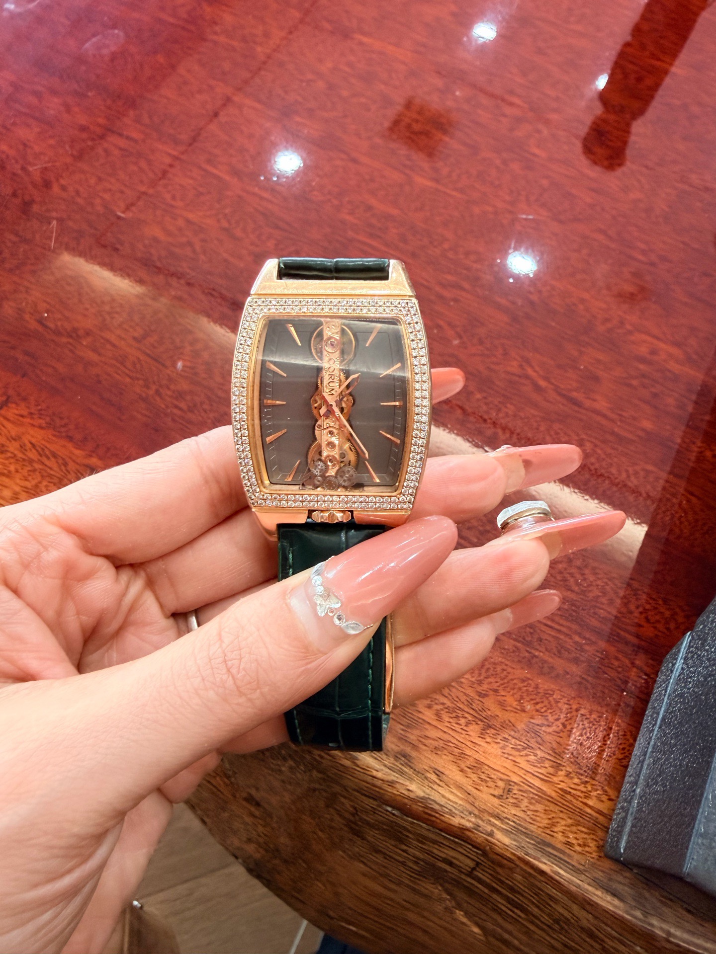 Corum 113.151.85 / 0001 detail 1