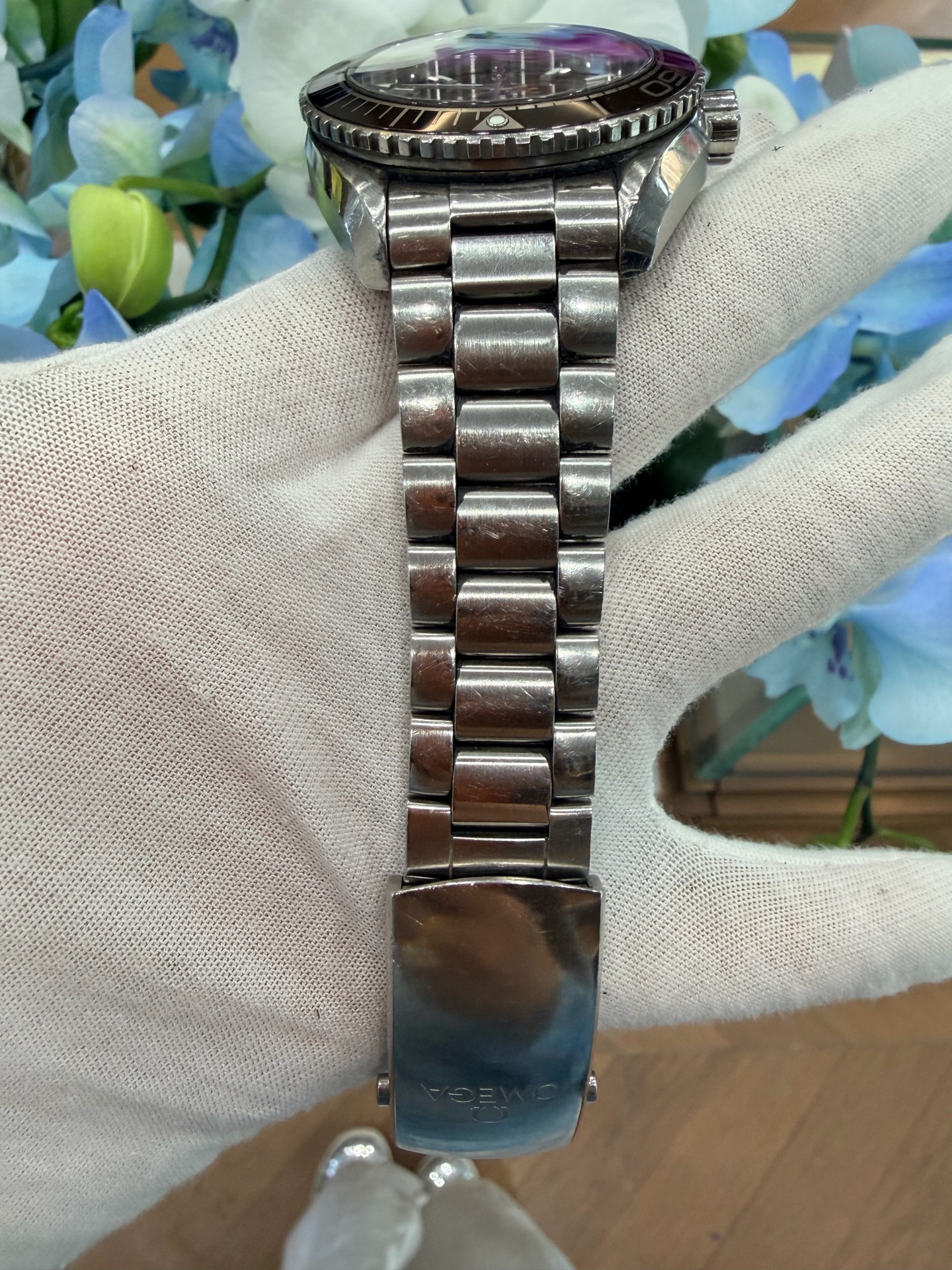 Omega 215.30.44.21.01.001 detail 5