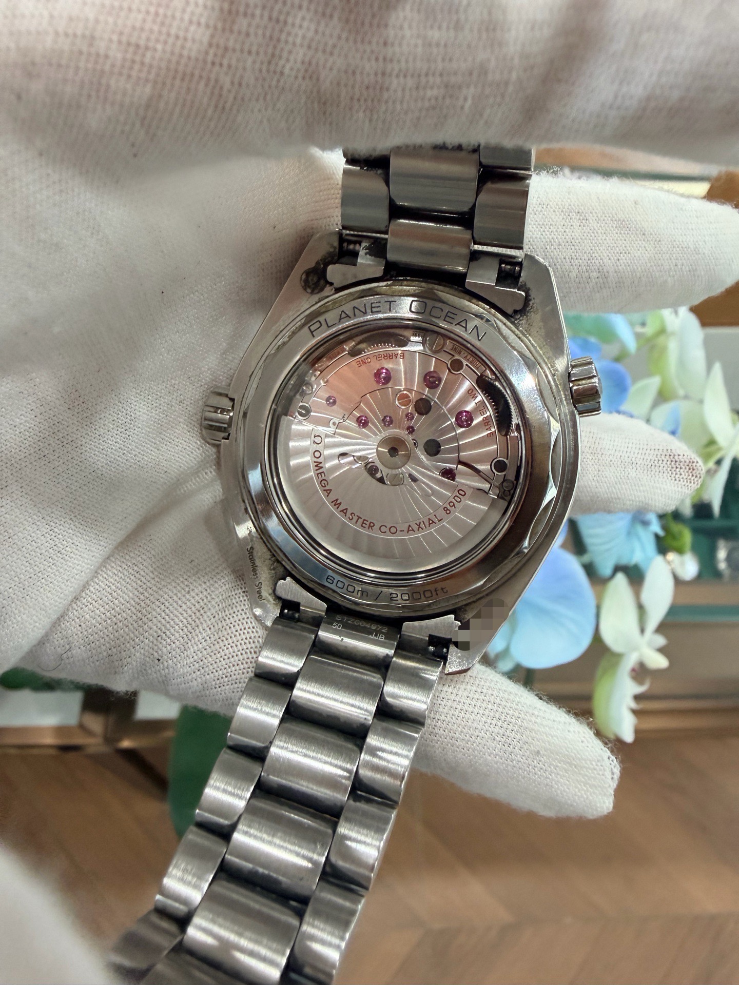 Omega 215.30.44.21.01.001 detail 6