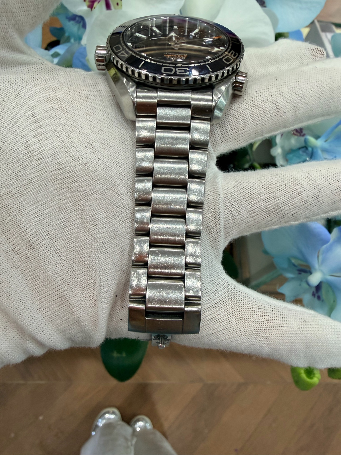Omega 215.30.44.21.01.001 detail 4