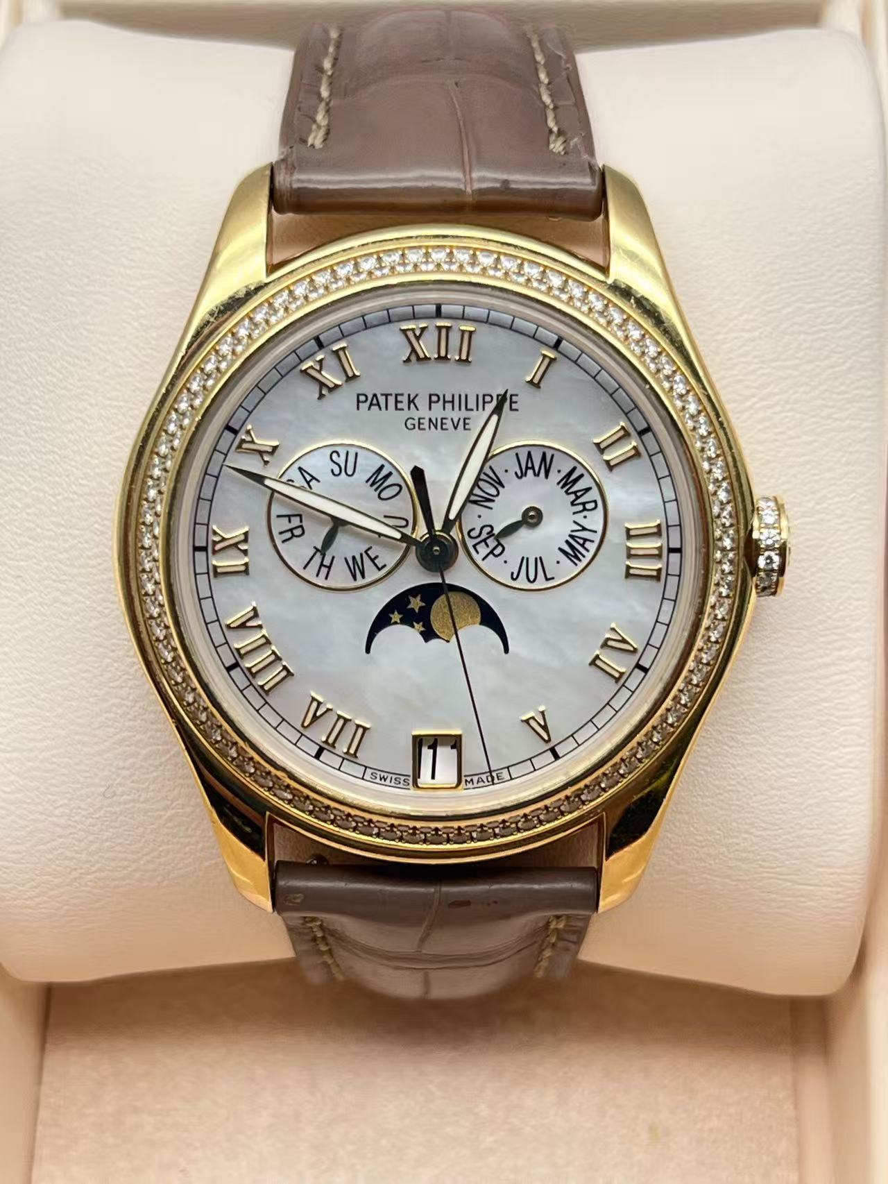 Patek Philippe 4936J-001