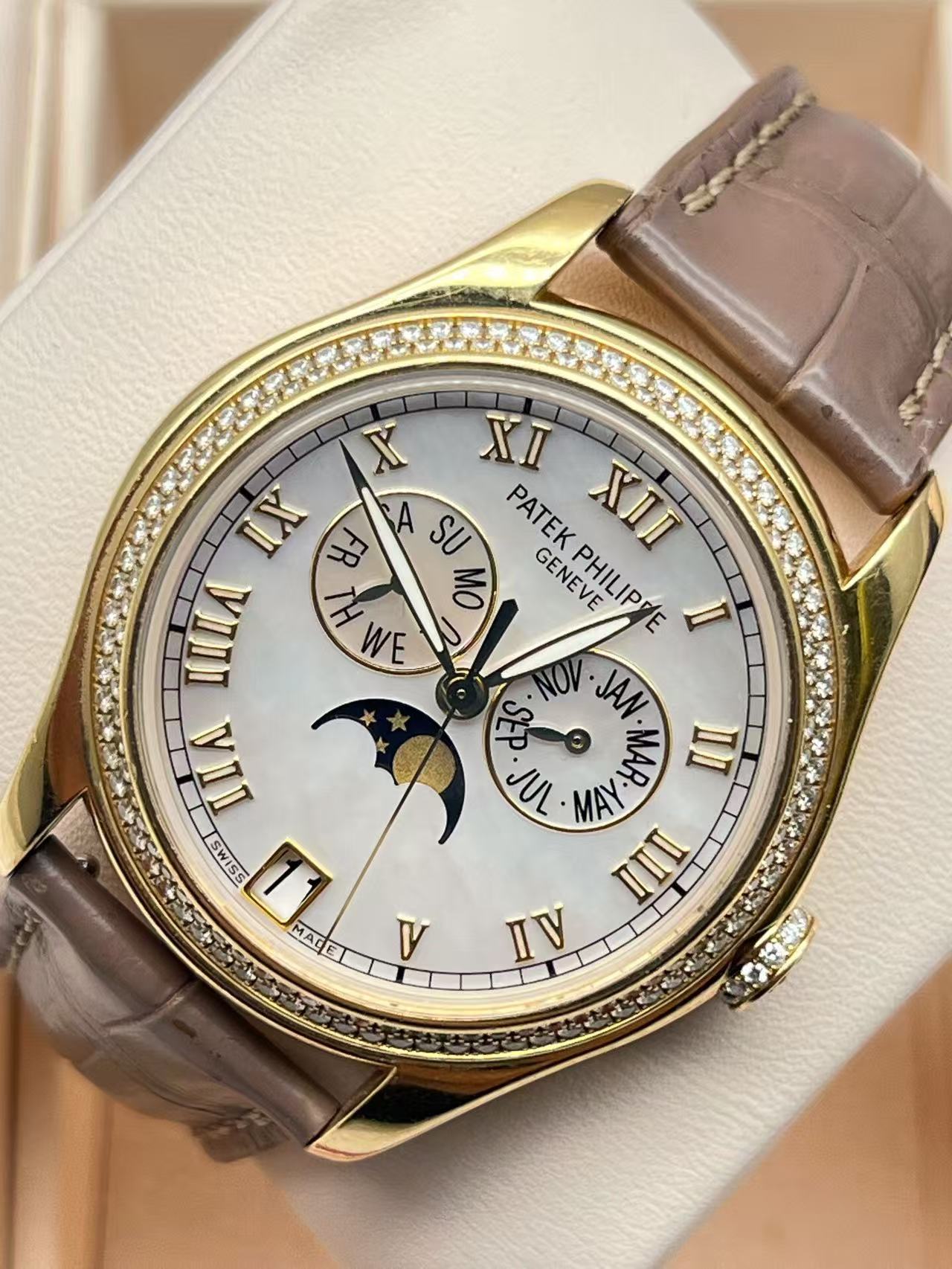 Patek Philippe 4936J-001 detail 2