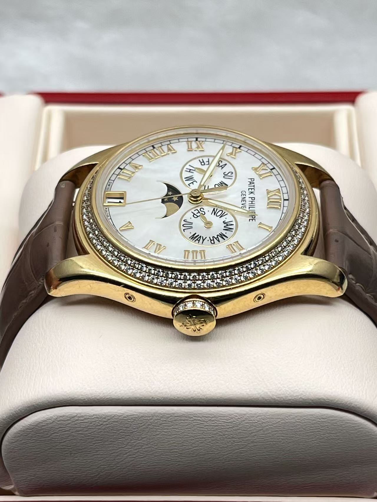 Patek Philippe 4936J-001 detail 3