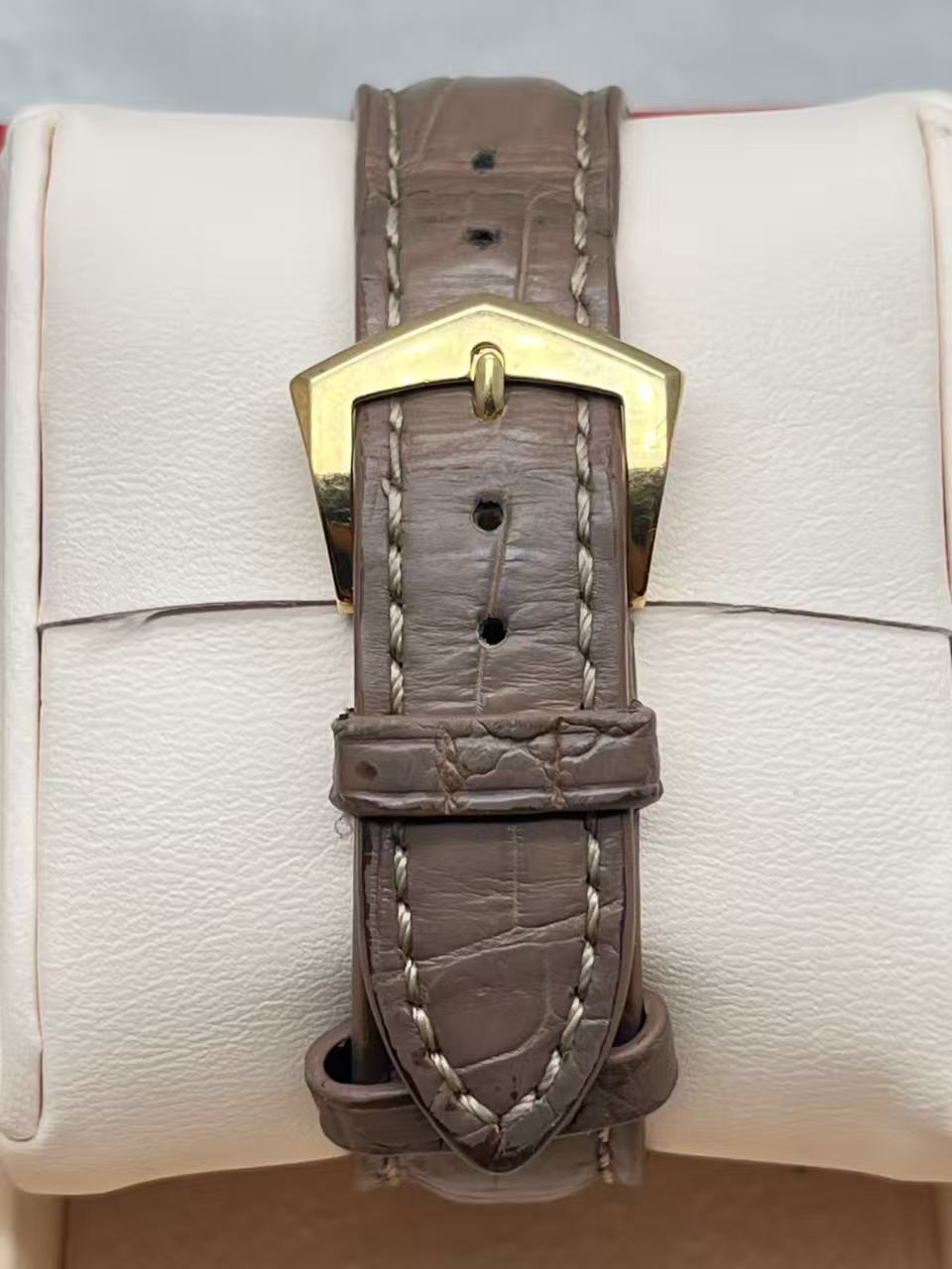 Patek Philippe 4936J-001 detail 4