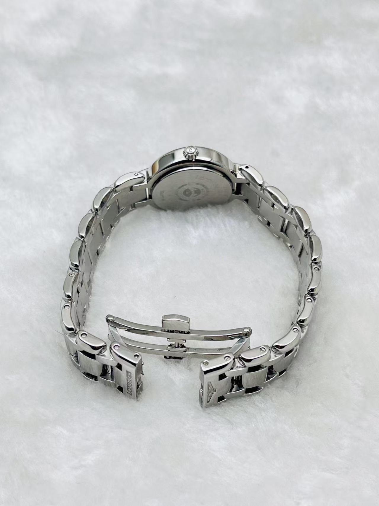 Longines L8.111.4.87.6 detail 3