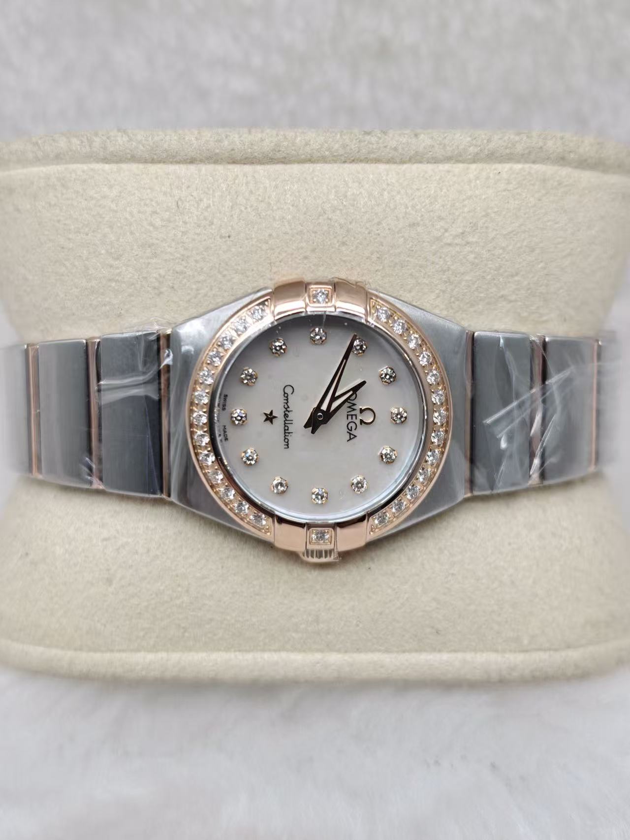 Omega 123.25.24.60.55.005 detail 3