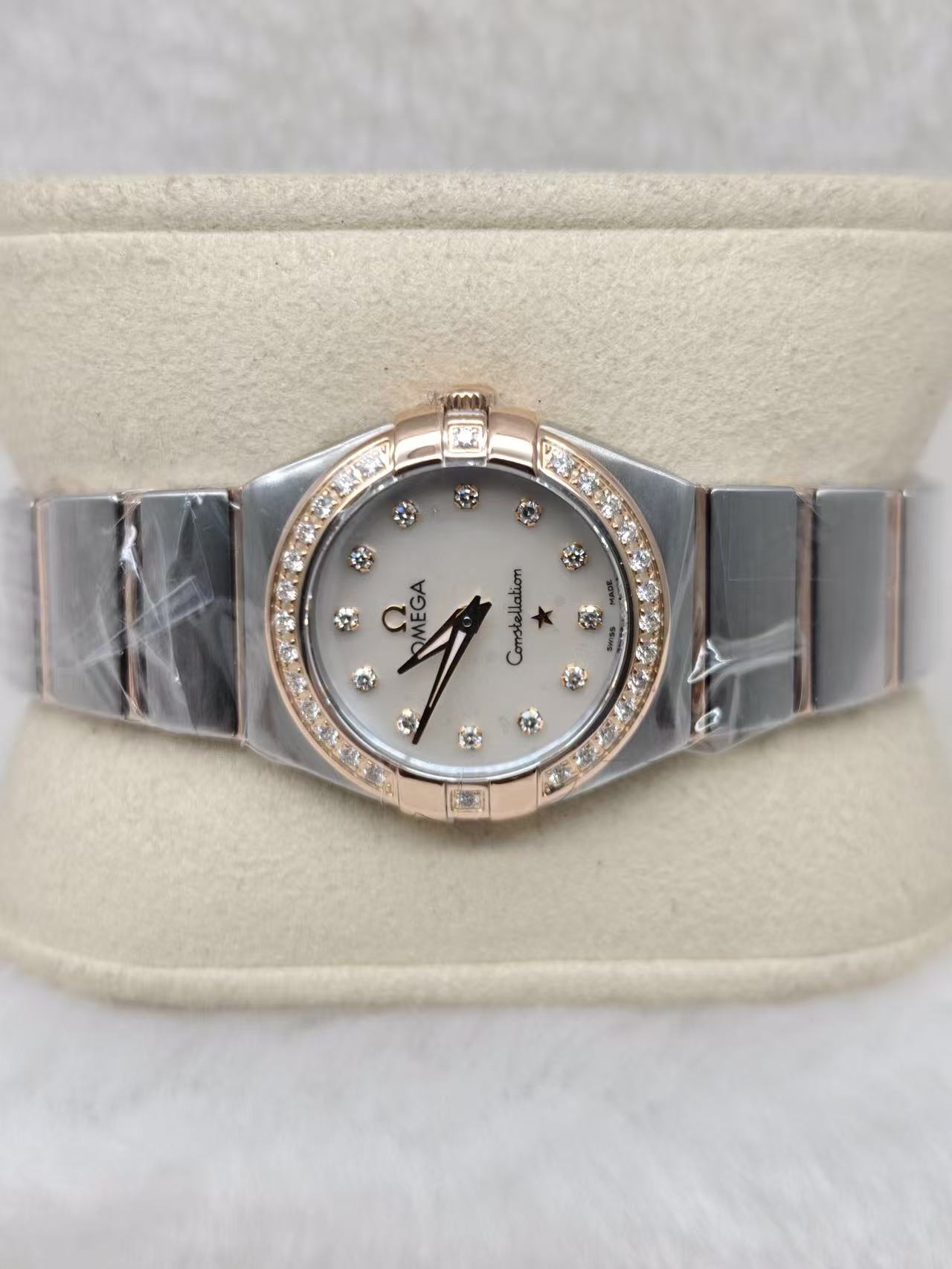 Omega 123.25.24.60.55.005 detail 4