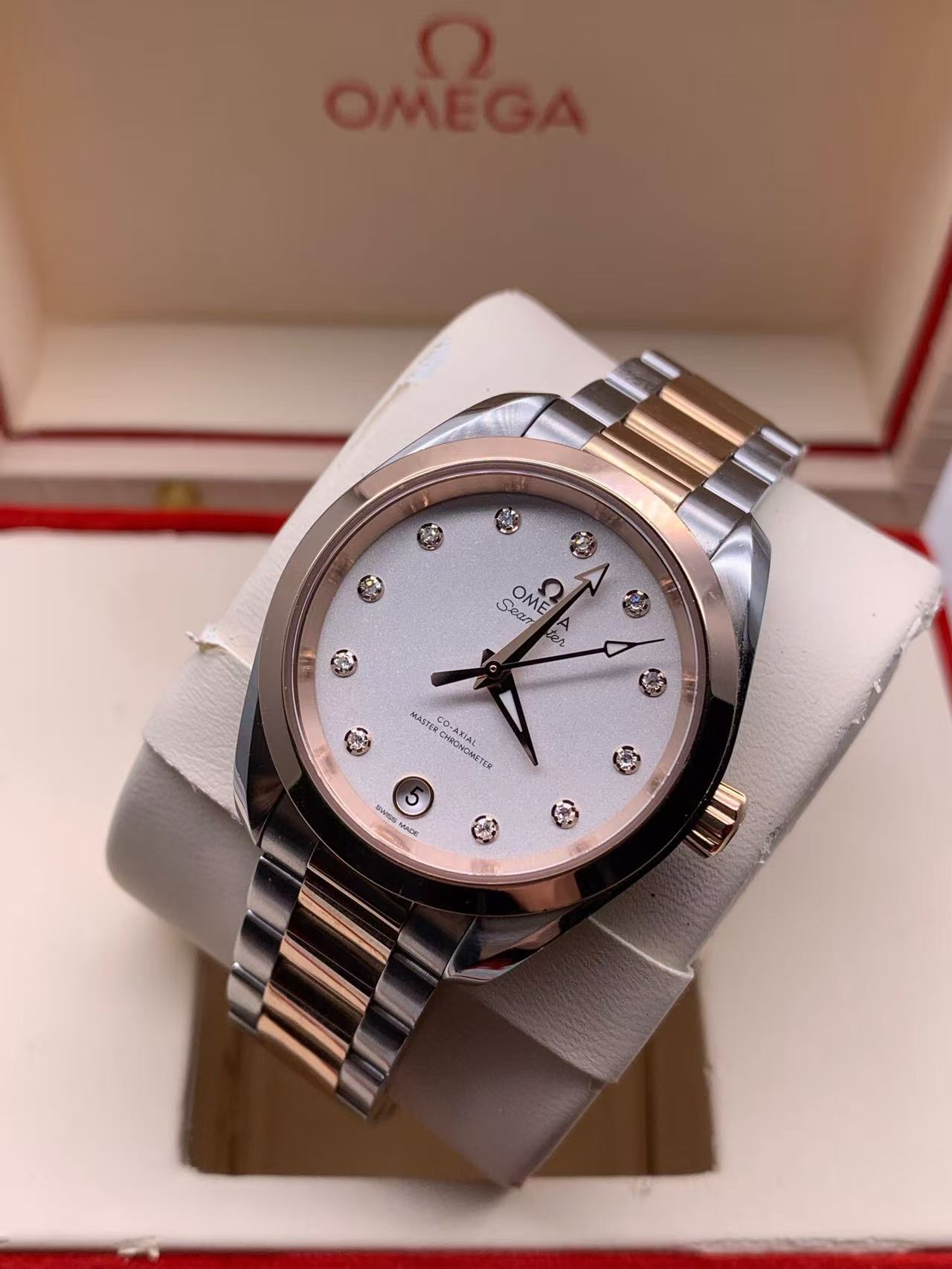 Omega 220.20.34.20.52.001 detail 1
