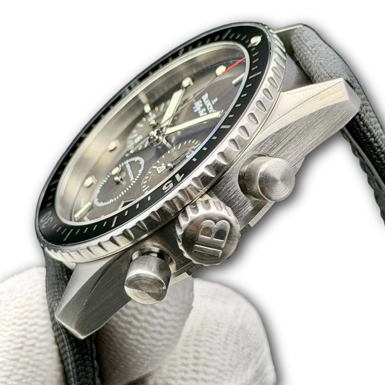 Blancpain 5200-1110-B52A detail 3
