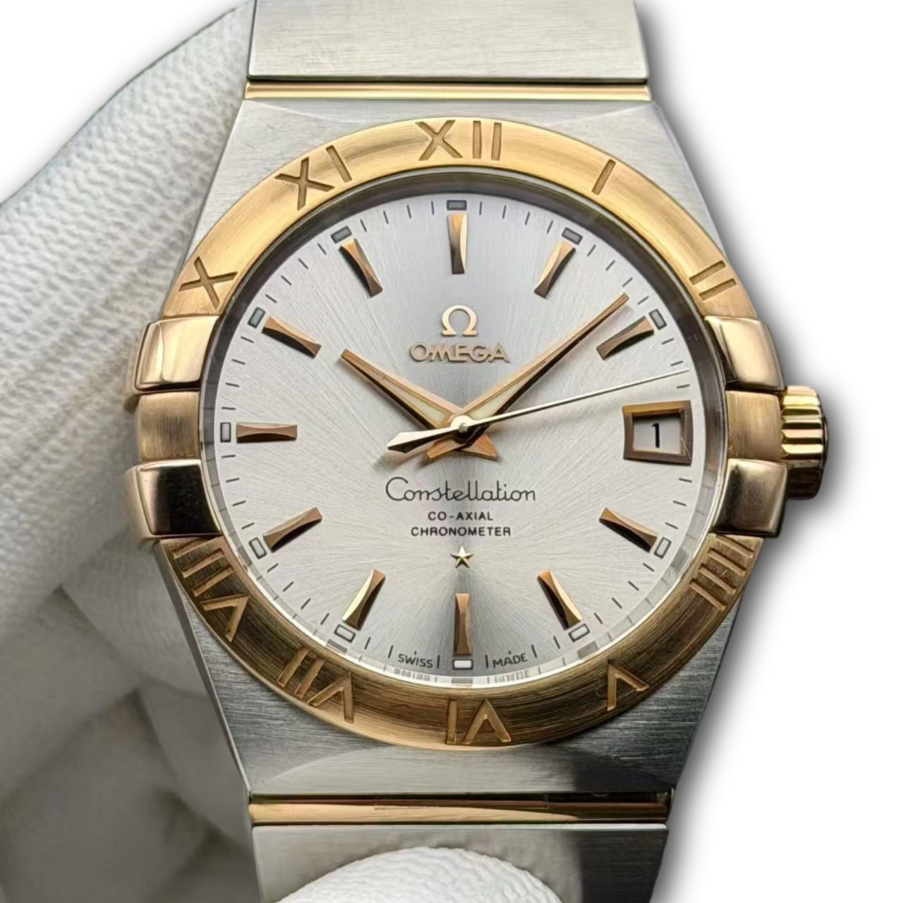 Omega 123.20.38.21.02.002 detail 2