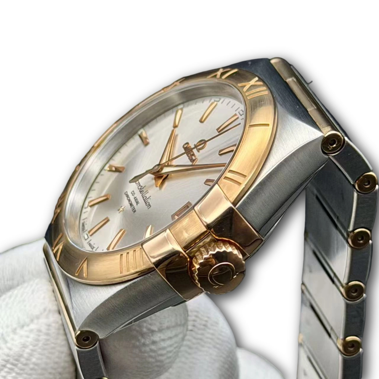 Omega 123.20.38.21.02.002 detail 3
