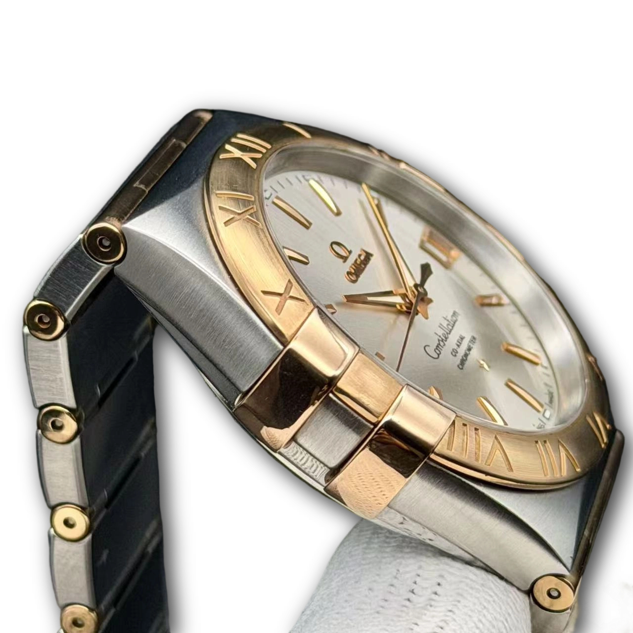 Omega 123.20.38.21.02.002 detail 4