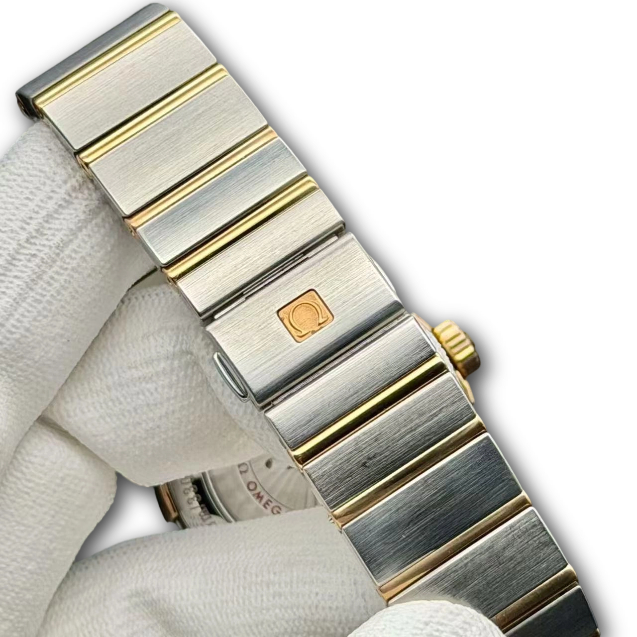 Omega 123.20.38.21.02.002 detail 5