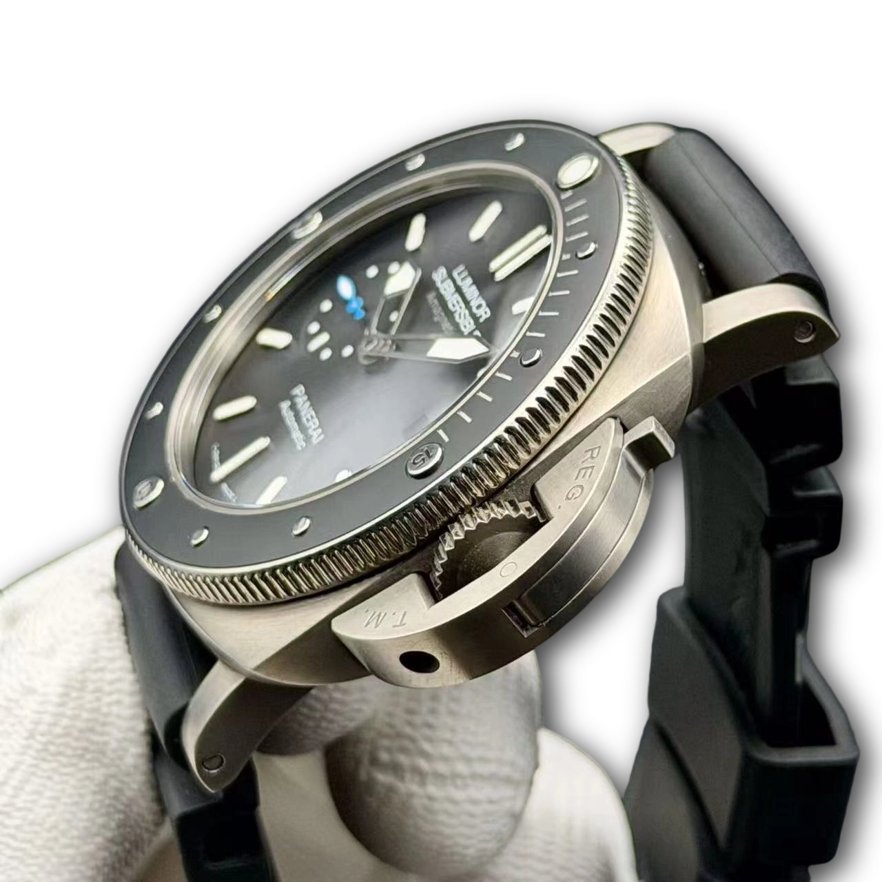 Panerai PAM01389 detail 3