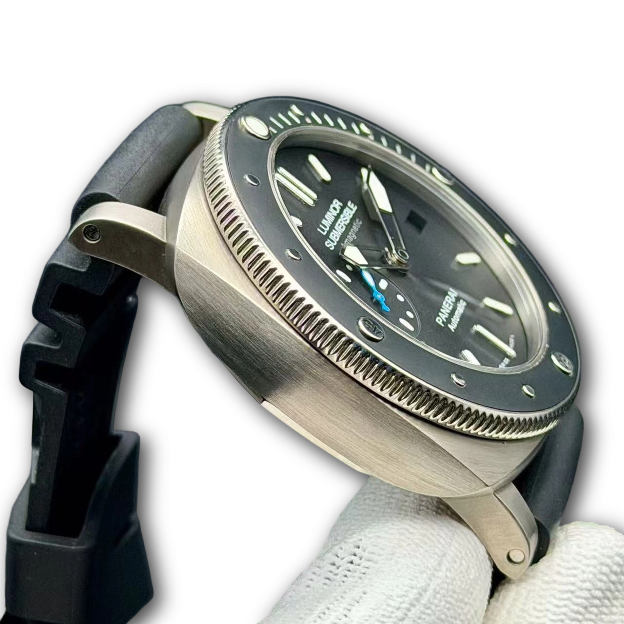 Panerai PAM01389 detail 4