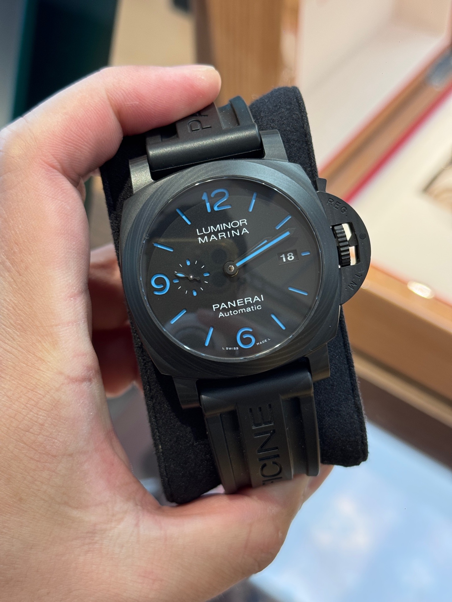 Panerai PAM01661 detail 1