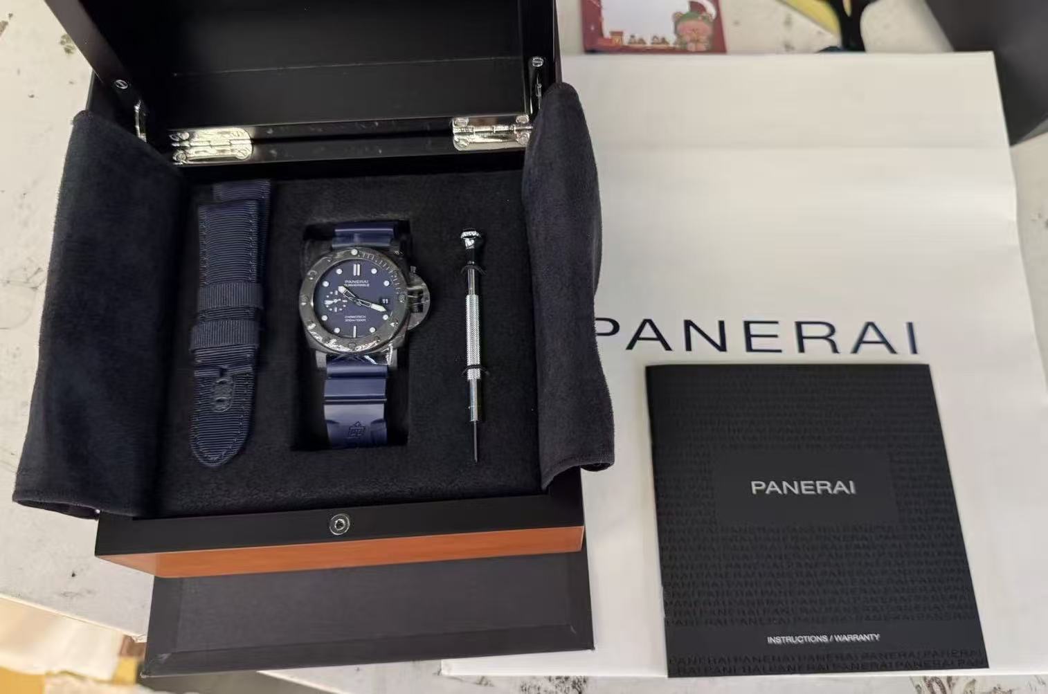 Panerai PAM01232 detail 1