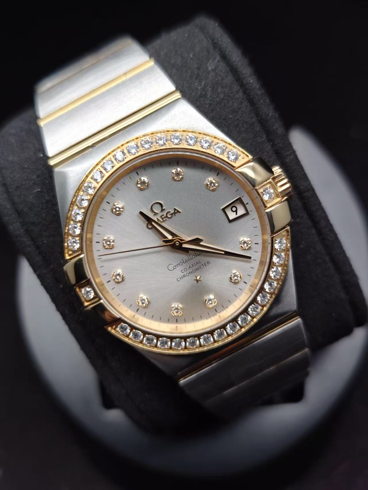 Omega 123.20.35.20.52.002 detail 1