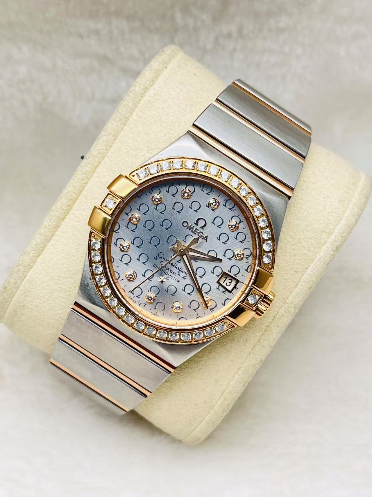 Omega 123.20.35.20.52.003 detail 2