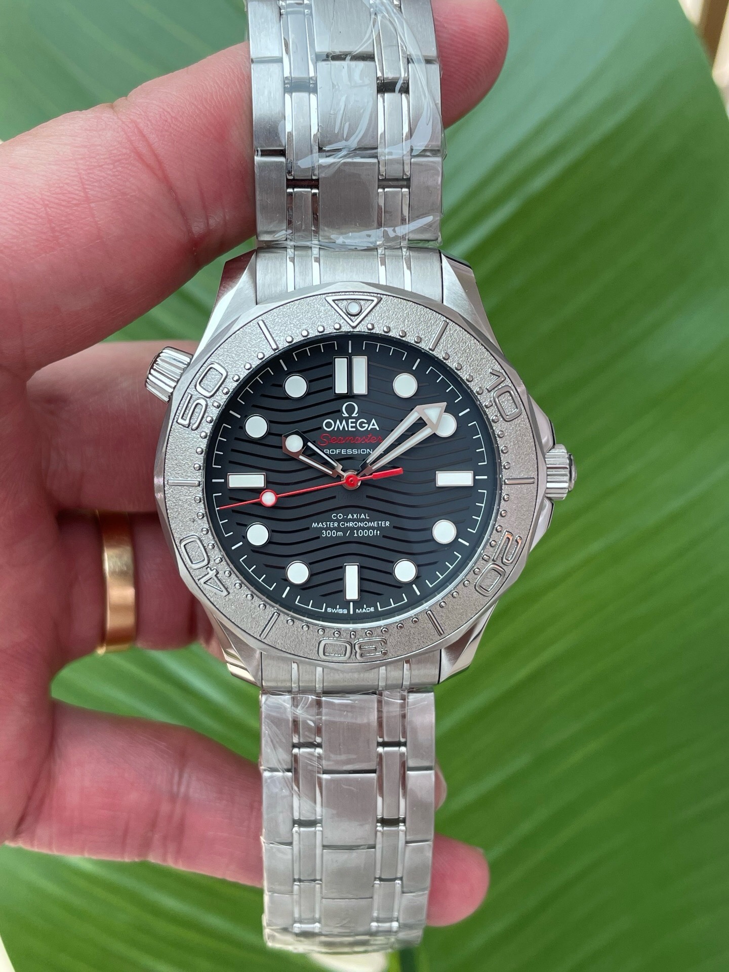 Omega 210.30.42.20.01.002