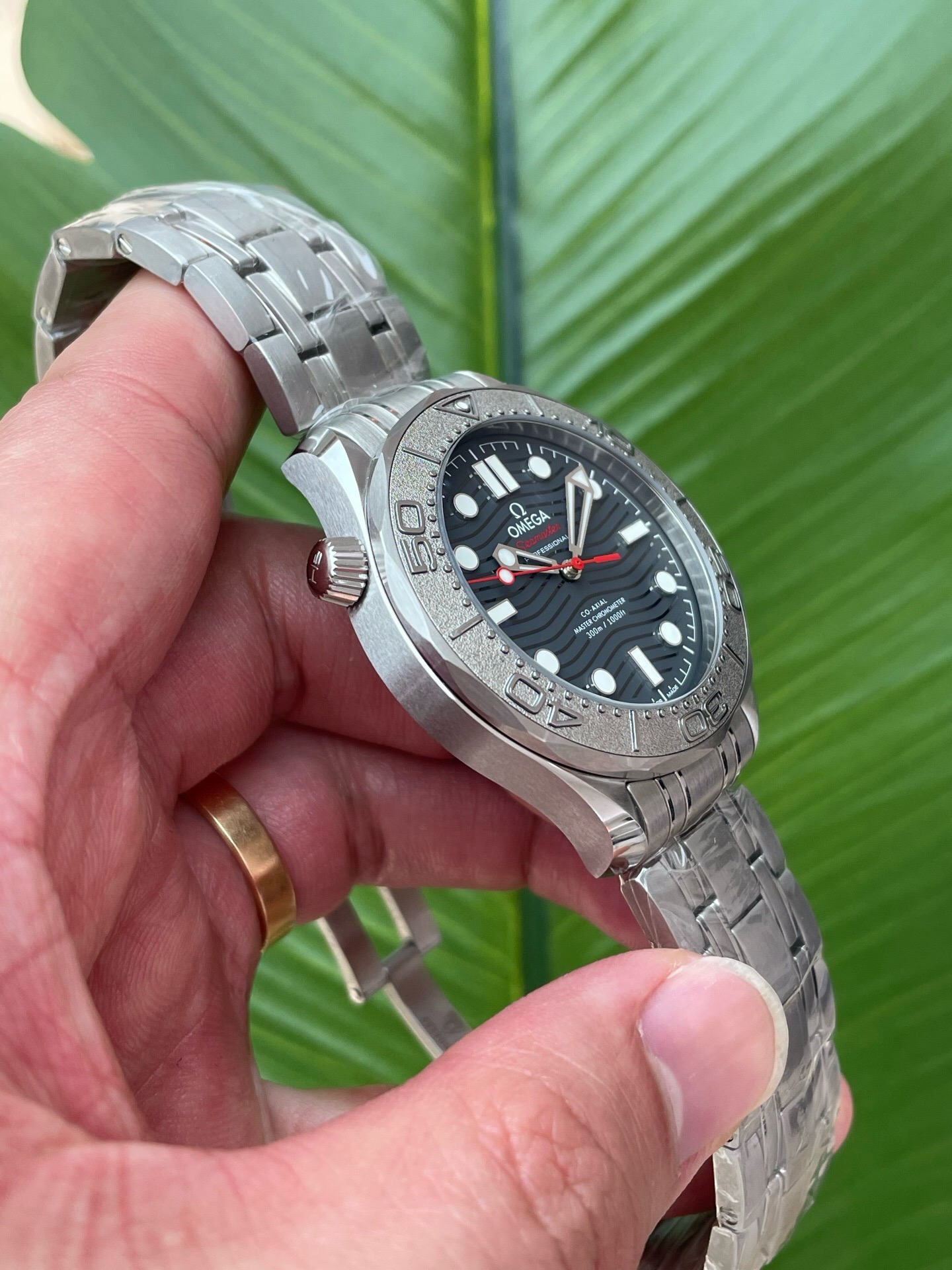 Omega 210.30.42.20.01.002 detail 2