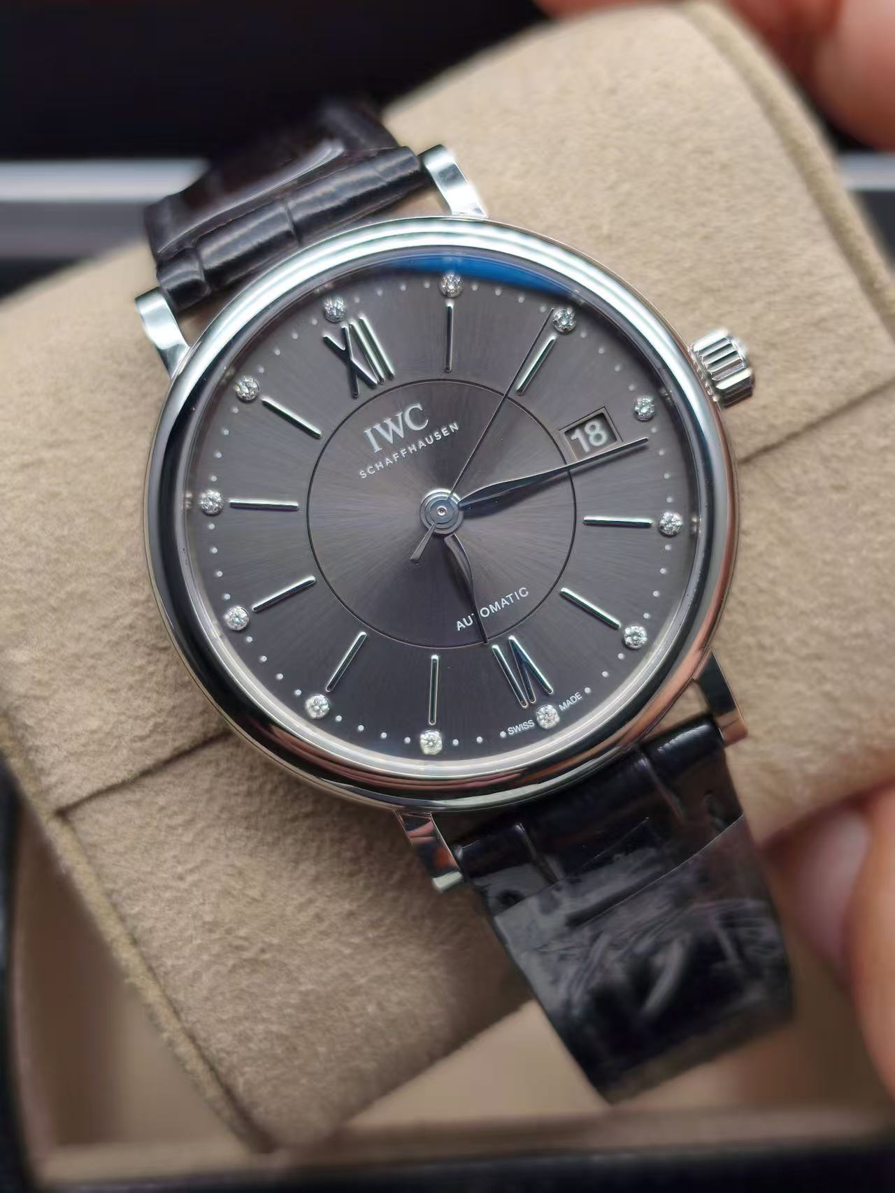 IWC IW458102 detail 2