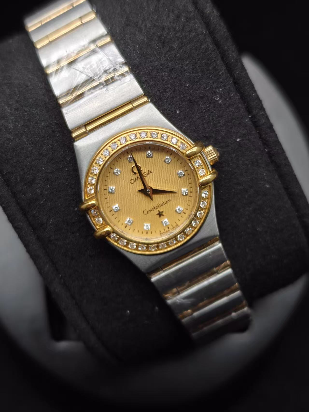 Omega 1262.15.00 detail 1