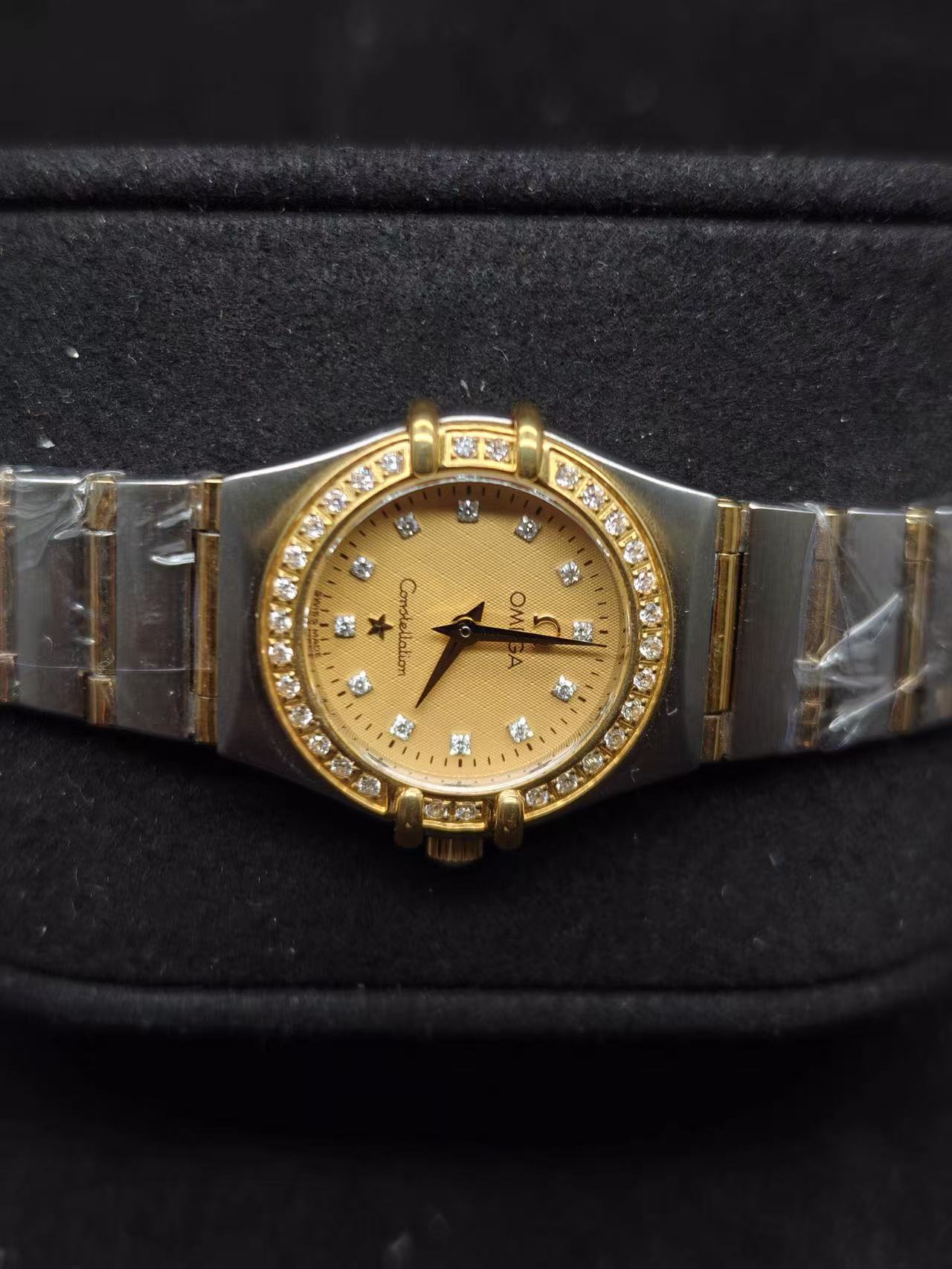 Omega 1262.15.00 detail 3