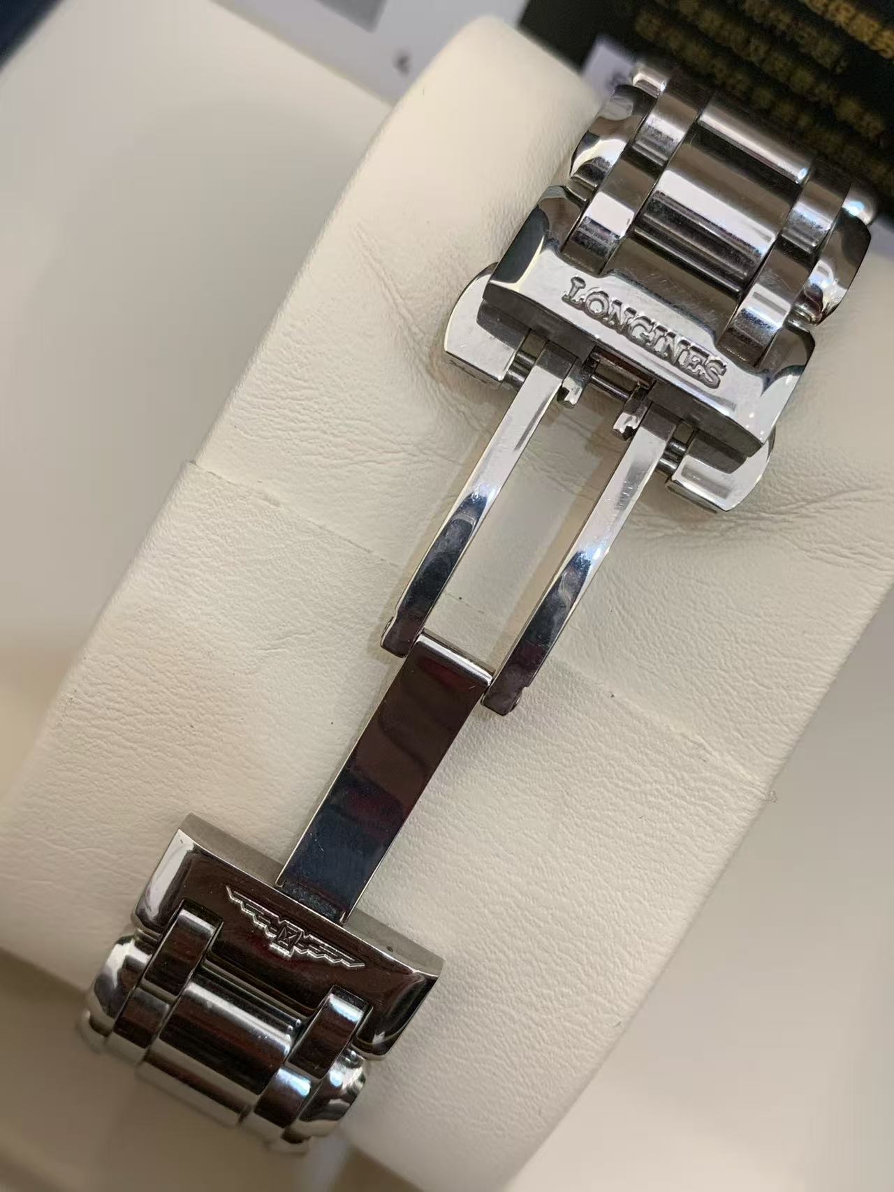 Longines L8.113.4.90.6 detail 2