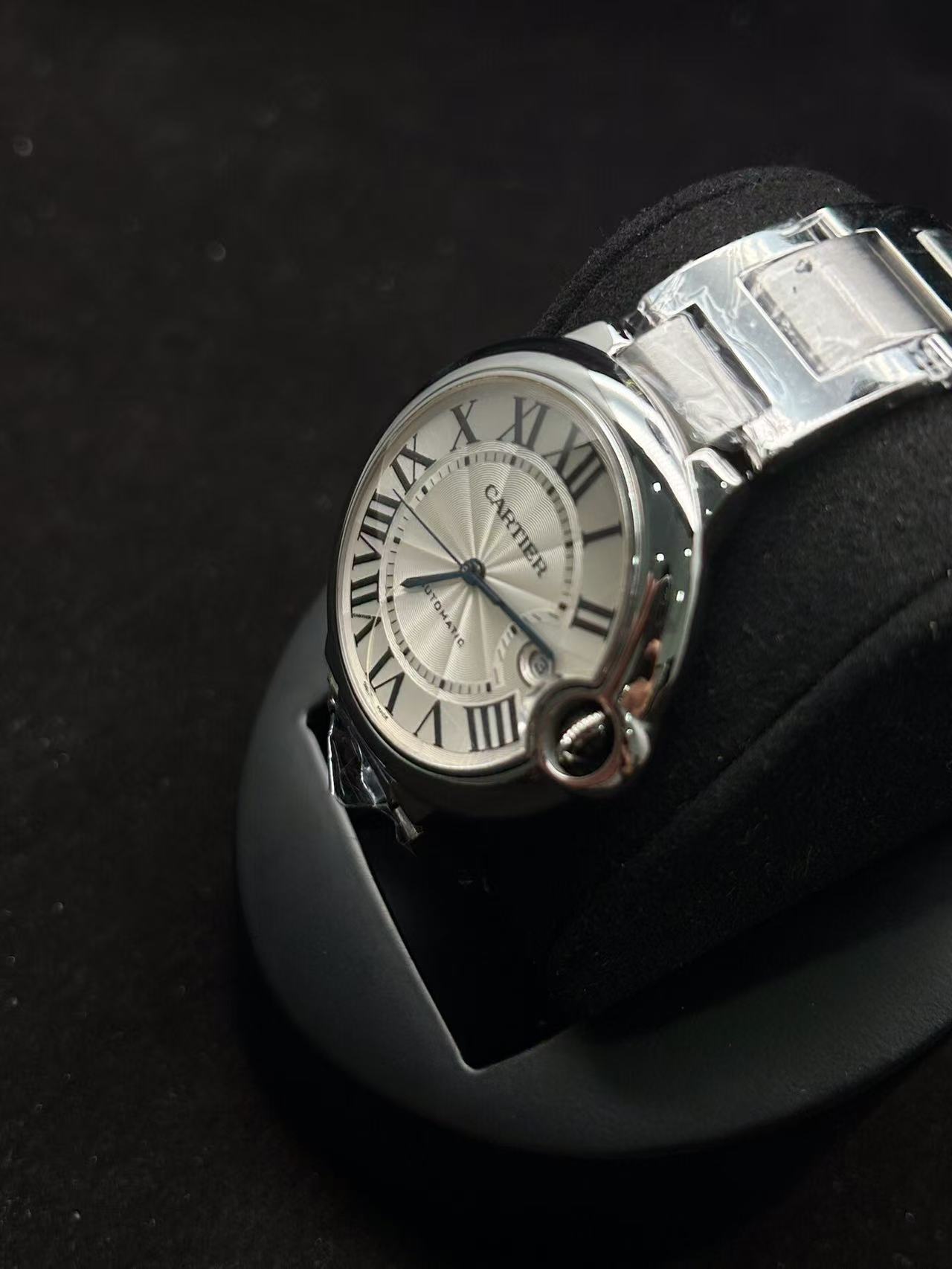 Cartier W69012Z4 detail 1