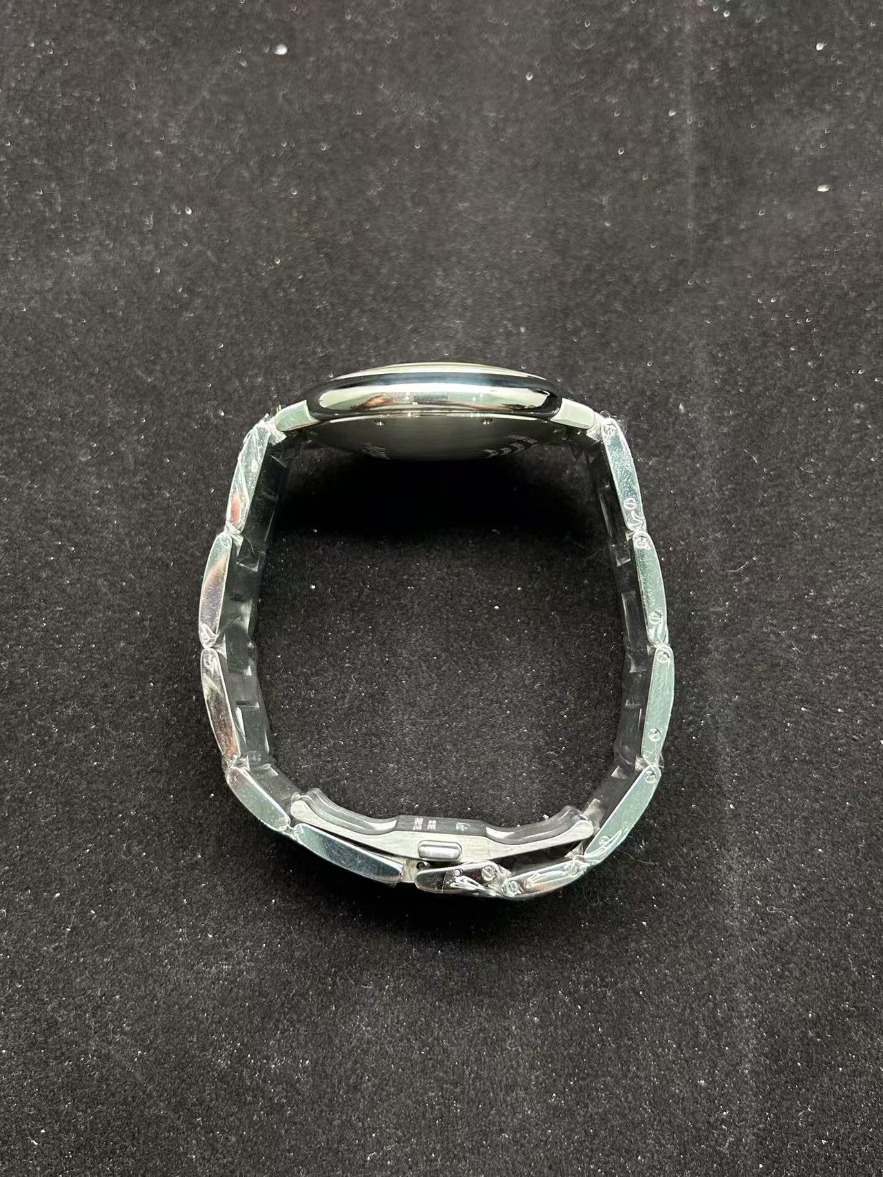 Cartier W69012Z4 detail 4