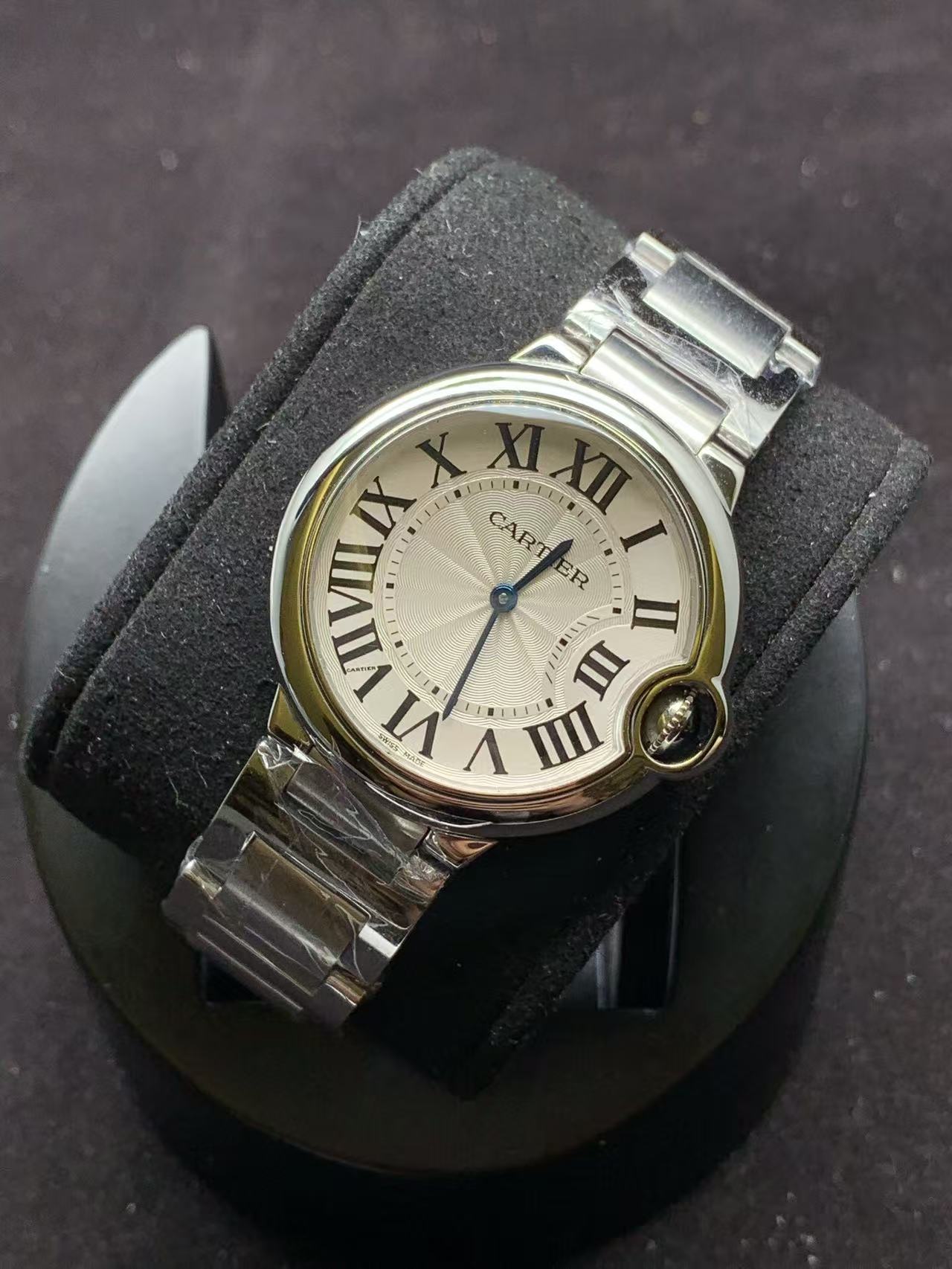 Cartier W69011Z4 detail 1