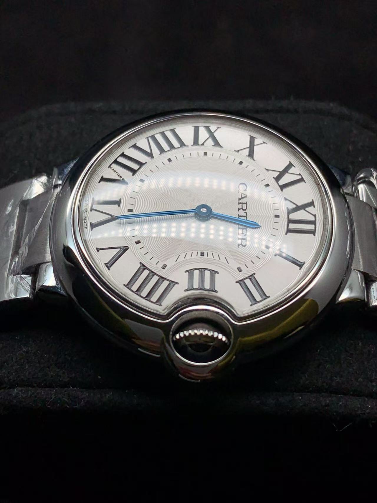 Cartier W69011Z4 detail 3