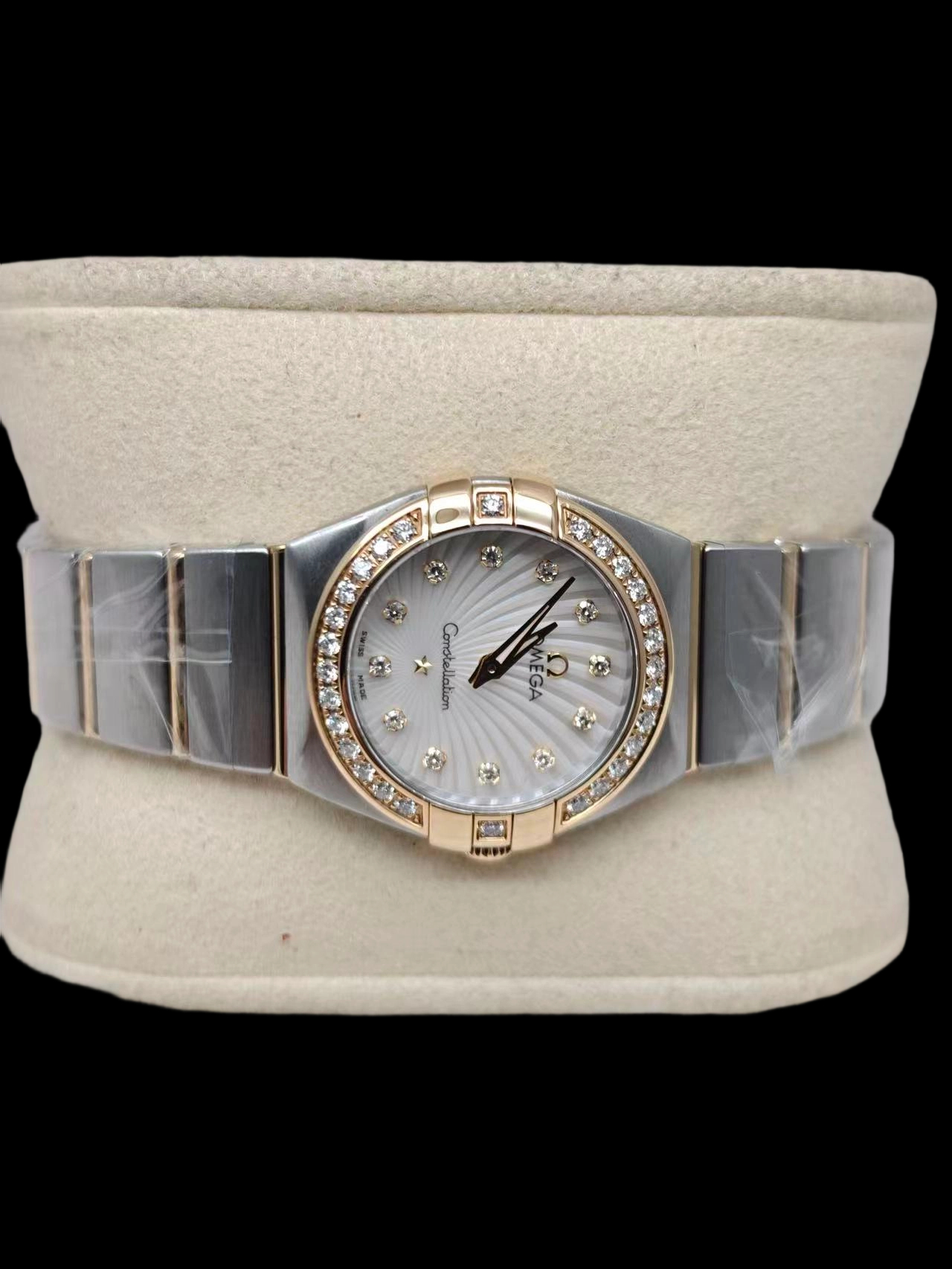 Omega 123.25.24.60.55.004 detail 4