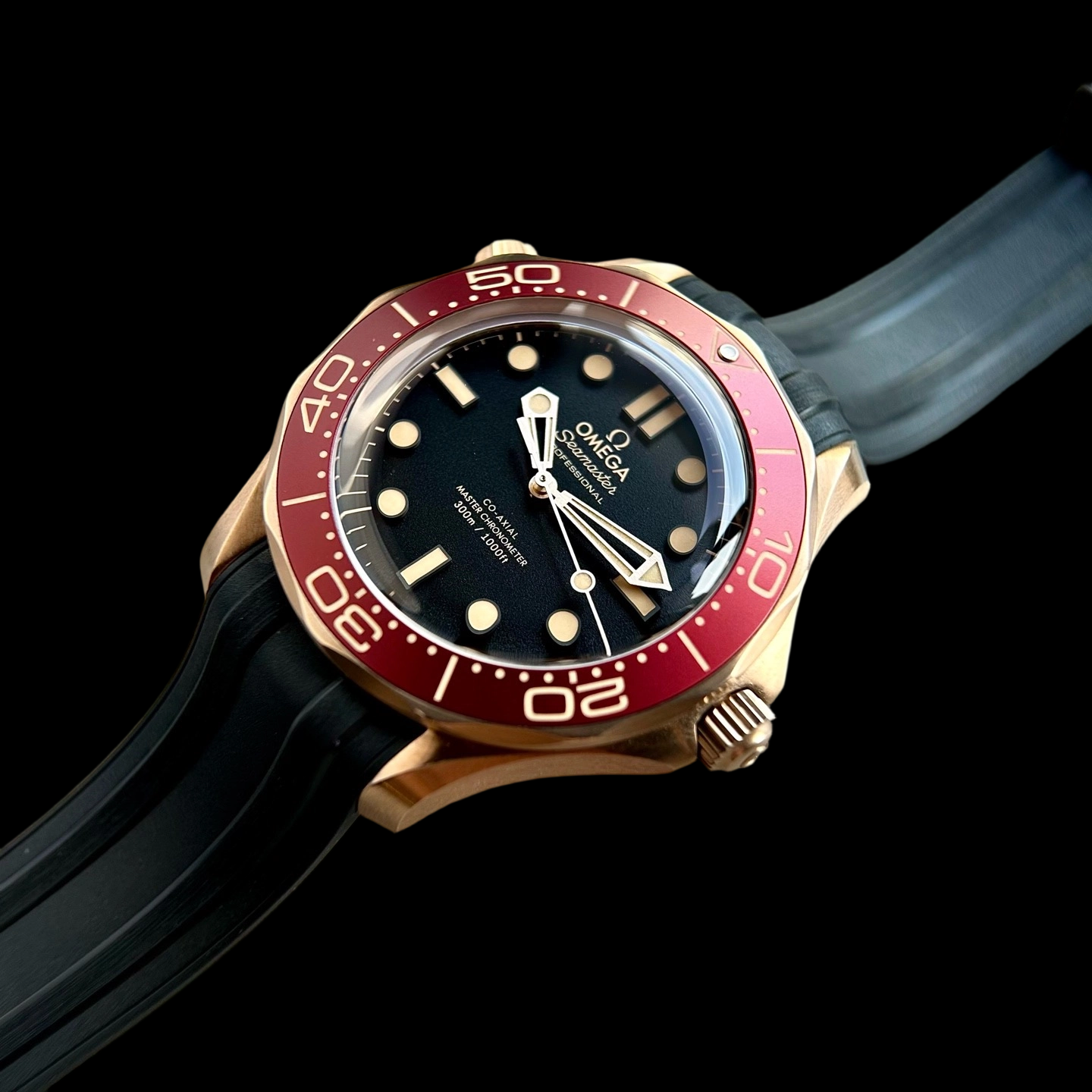 Omega 210.92.42.20.01.003 detail 3