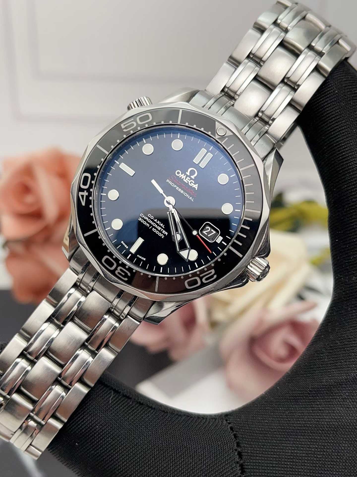 Omega 212.30.41.20.01.003 detail 1