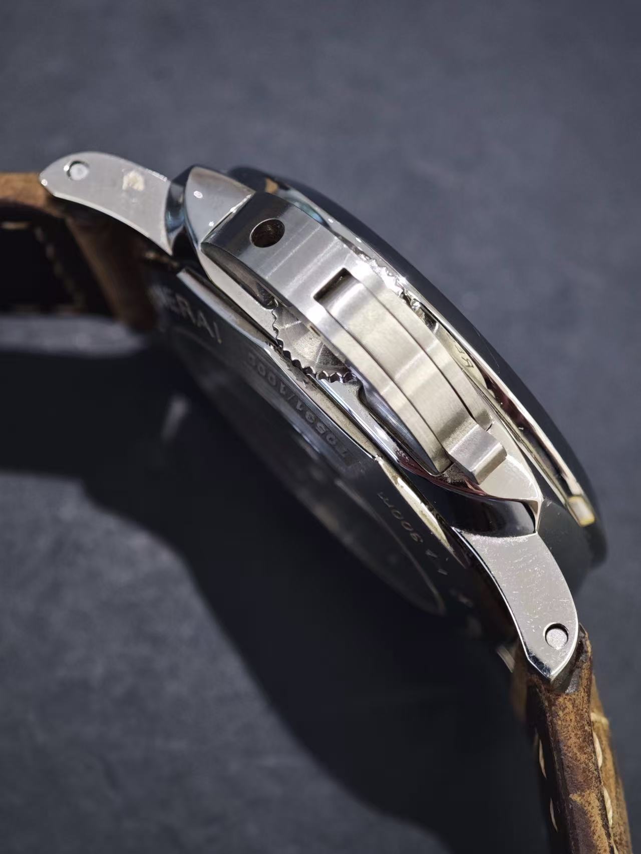 Panerai PAM01499 detail 1