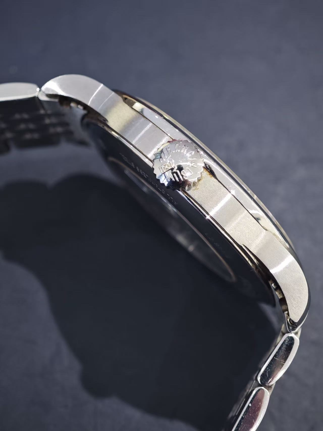 Longines L2.821.4.11.6 detail 1